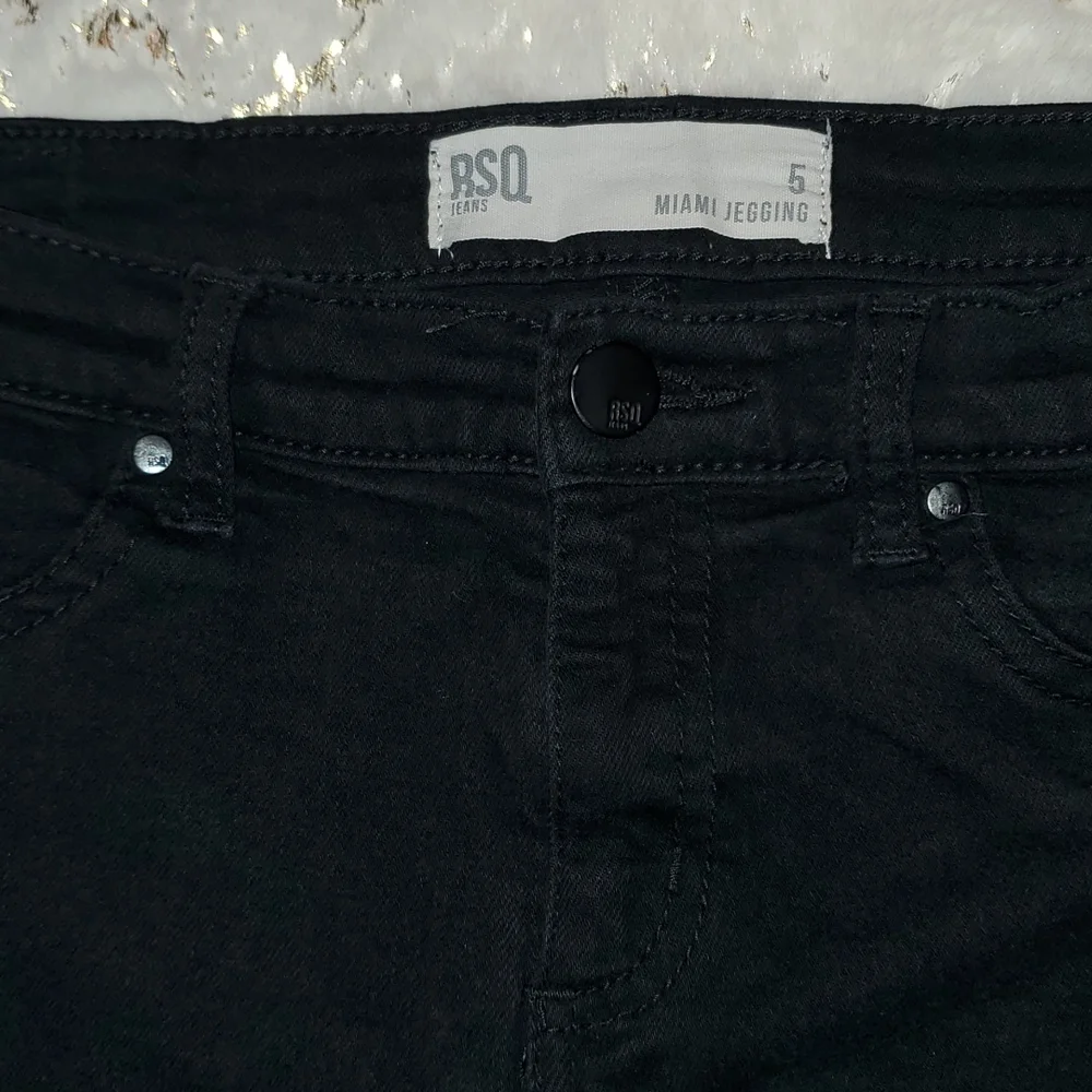 Jeans - Picture 2 of 2